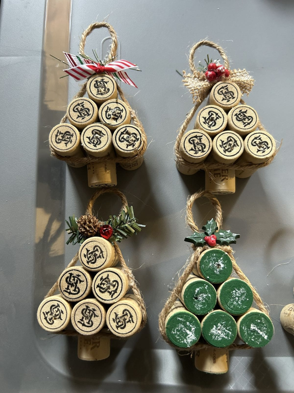 ukrasi božićno drvce